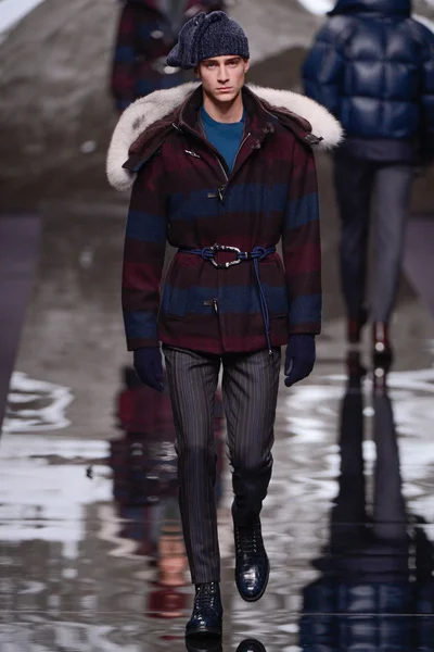 Look 29